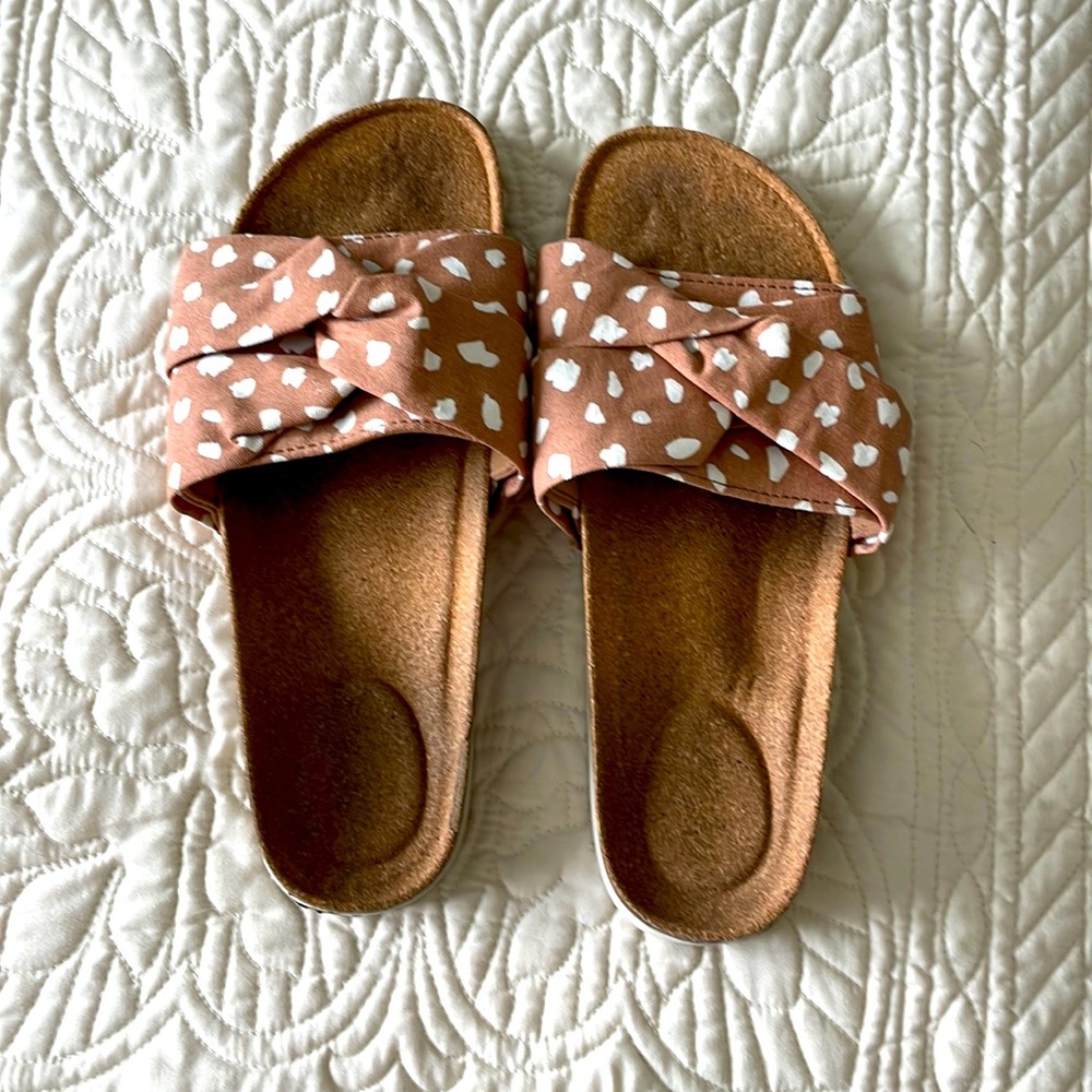 Aerie twist slide- size 8